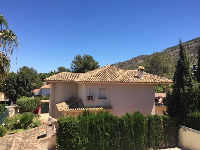 CHALET EN ALFAZ DEL PI