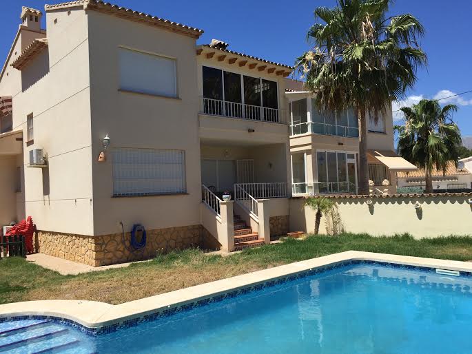 CHALET EN ALFAZ DEL PI