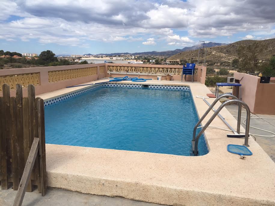 CHALET EN ZONA TALAIES