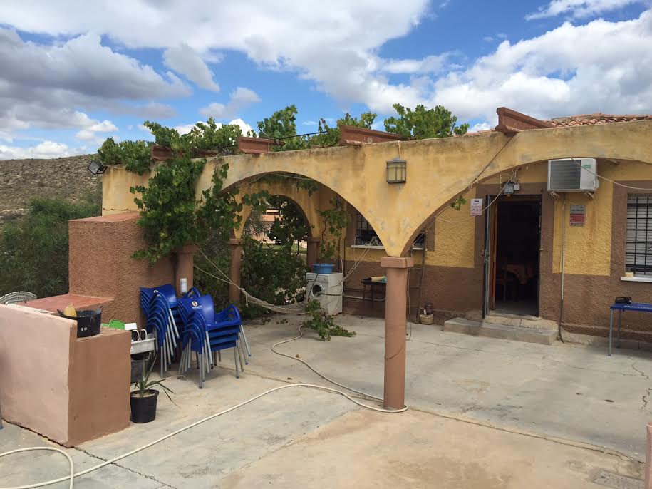 CHALET EN ZONA TALAIES