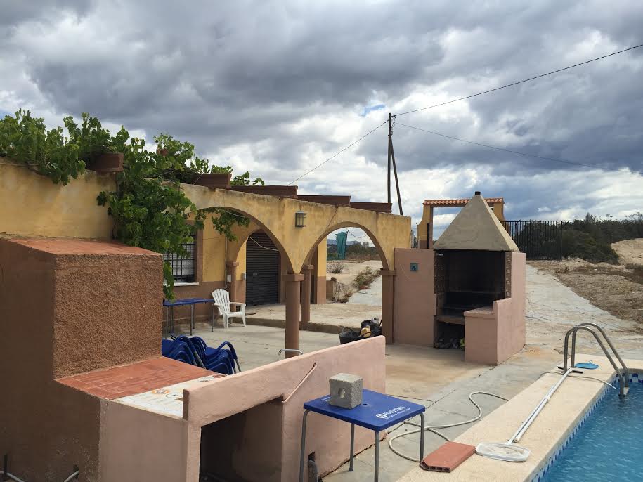 CHALET EN ZONA TALAIES