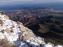 Vista de La Sierra Helada y Benidorm desde el Puig Campana